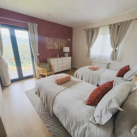 Casa Por Do Sol Overlooking Lima Holiday home Salamonde